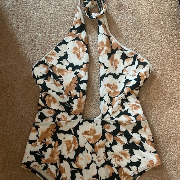Abercrombie floral one piece swim new without tags never worn size xs - Picture 2 of 5
